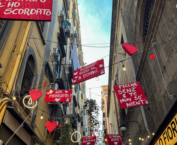 Street Food Napoletano: Un Viaggio nei Sapori della Tradizione