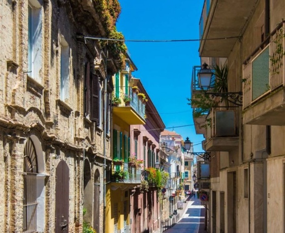 Visita di Città Sant'Angelo e degustazione
