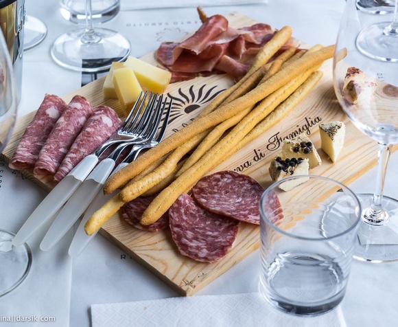 Wine & Lunch Experience: Neviglie