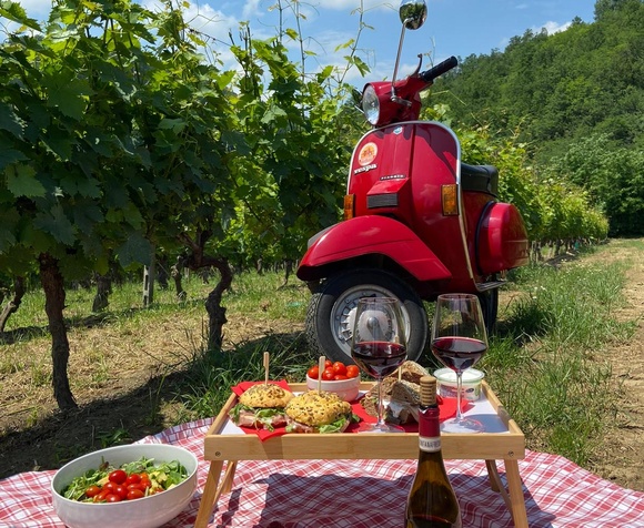 Picnic in Vespa d'Epoca