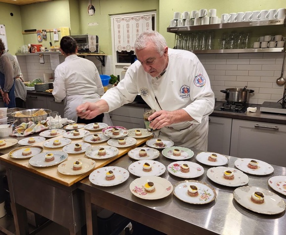 Laboratorio di Gusto: Cucina Toscana e Tradizione Vitivinicola.