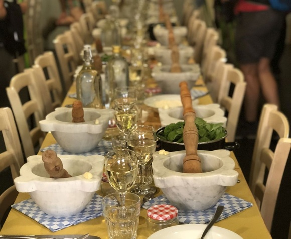 I Vinaccieri: Corso di pesto al mortaio a Sestri Levante