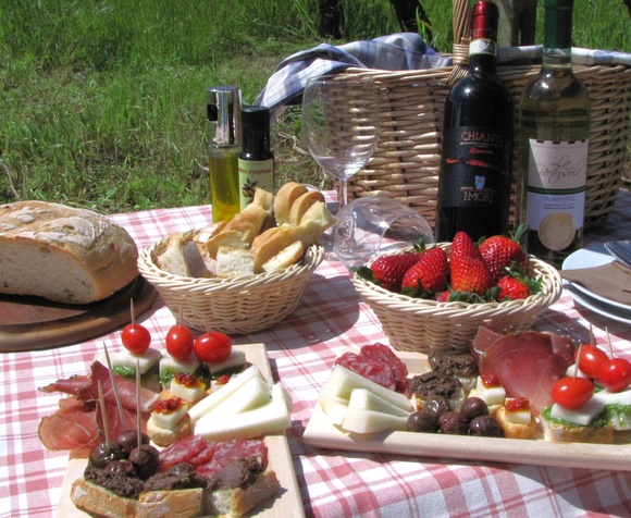 Picnic tra le colline toscane