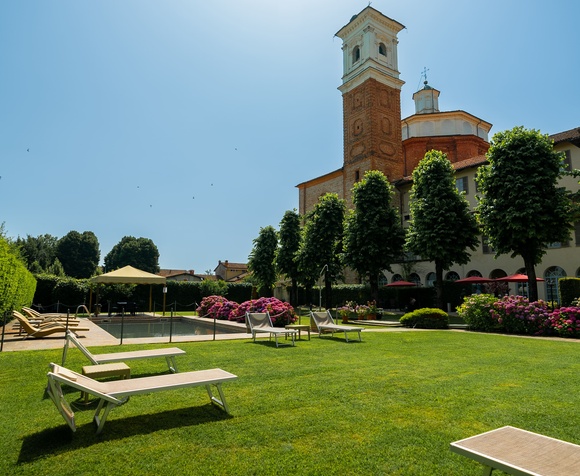 Summer Escape: Relax by the Pool